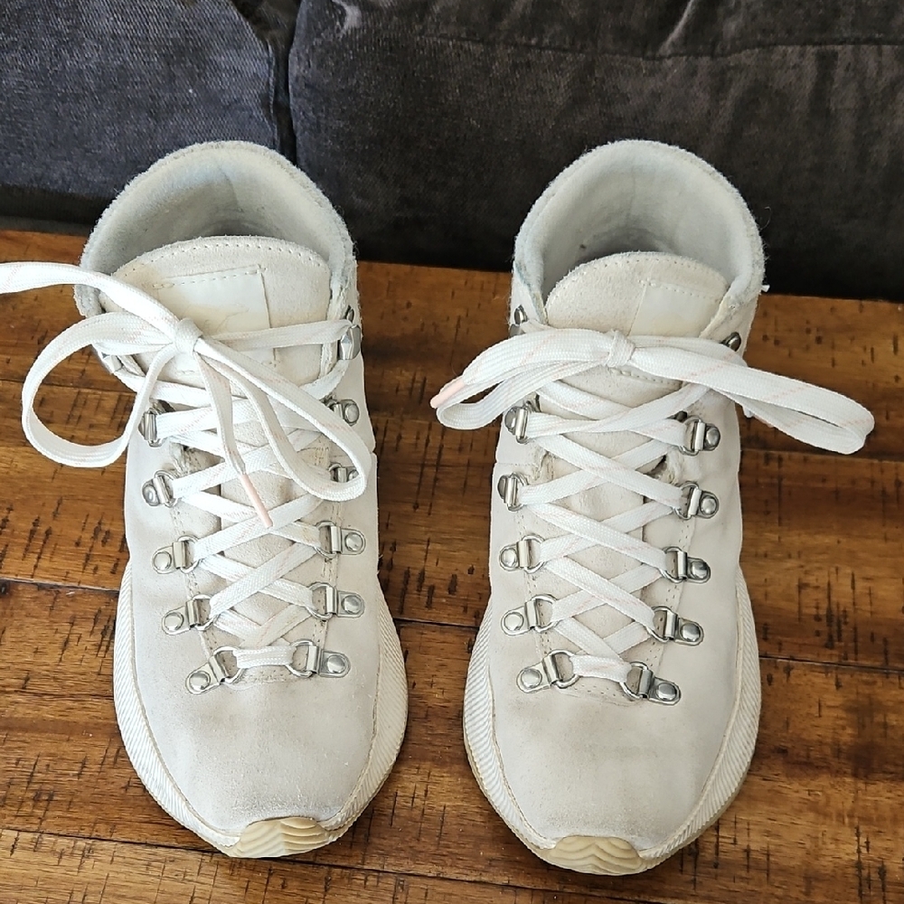 Sorel Out N About III Conquest "Chalk" Color Size 7